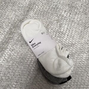 Nike Everyday Dri-FIT women’s socks - 3 pack